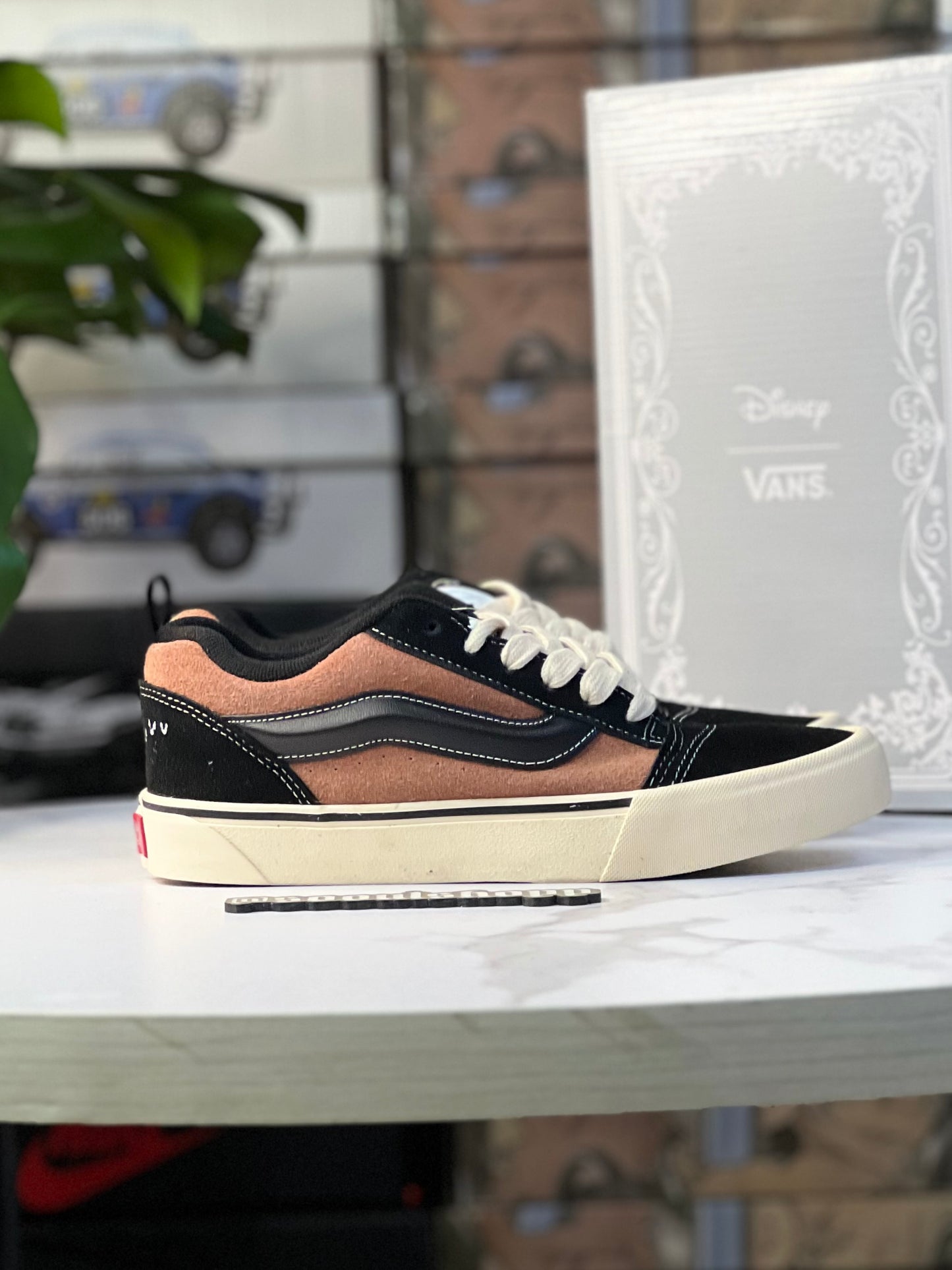 VANS Knu Skool X Disney