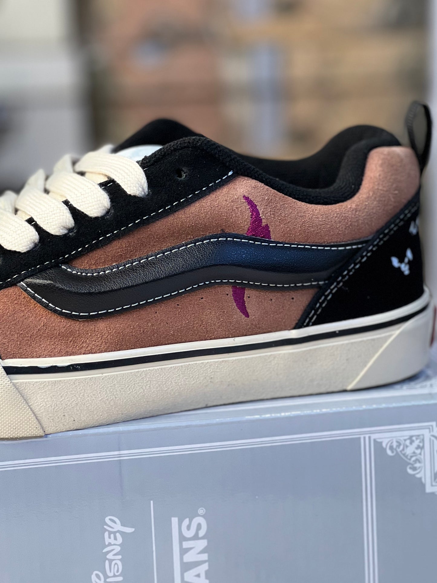 VANS Knu Skool X Disney