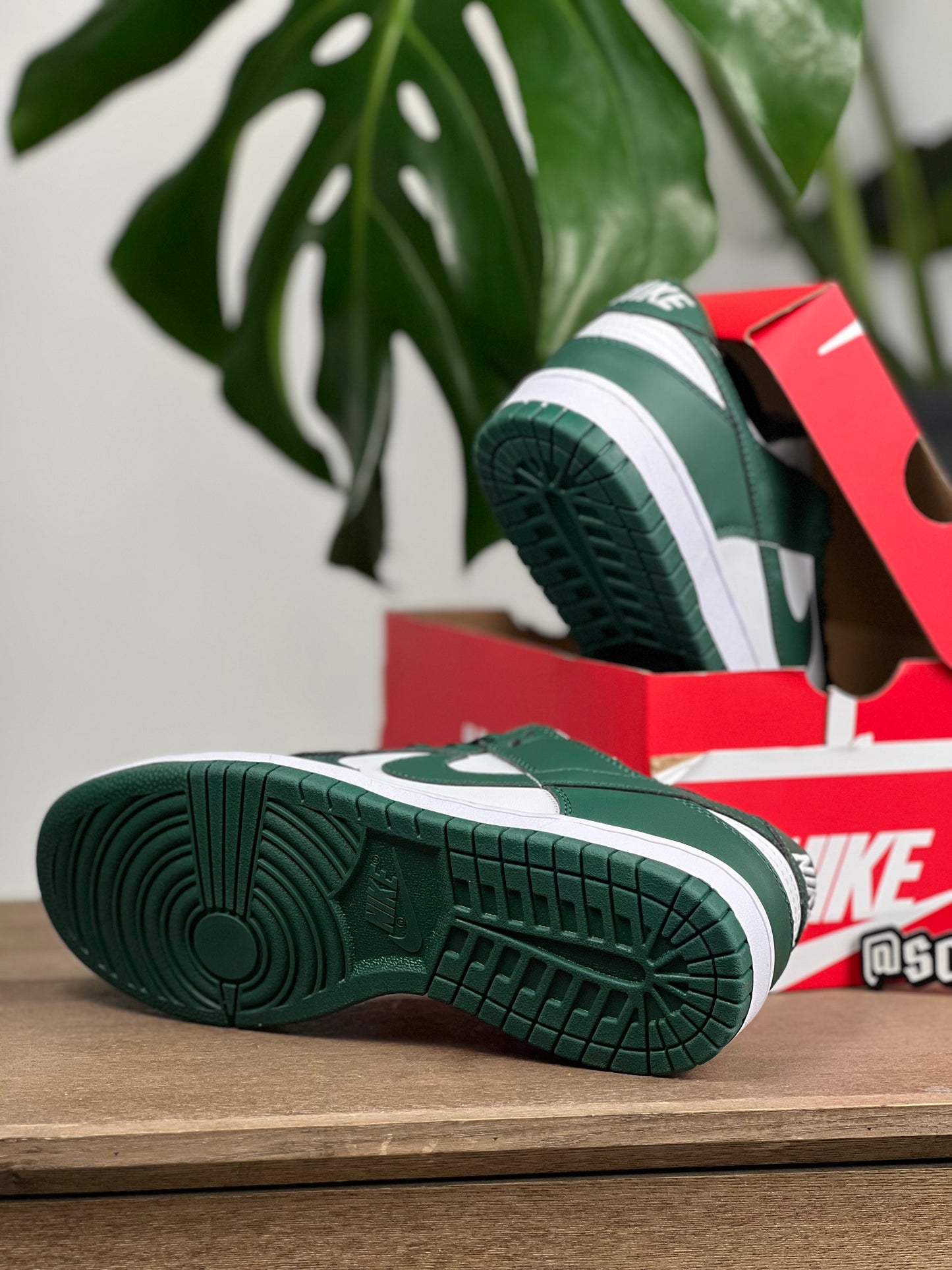 Nike Dunk Low “Spartan Green”