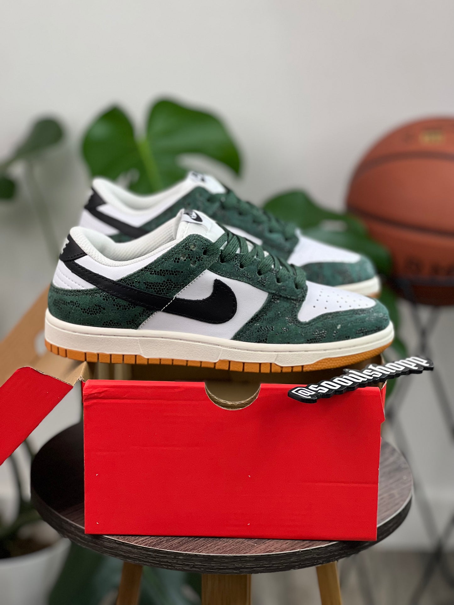 Nike Dunk Low Green Snake