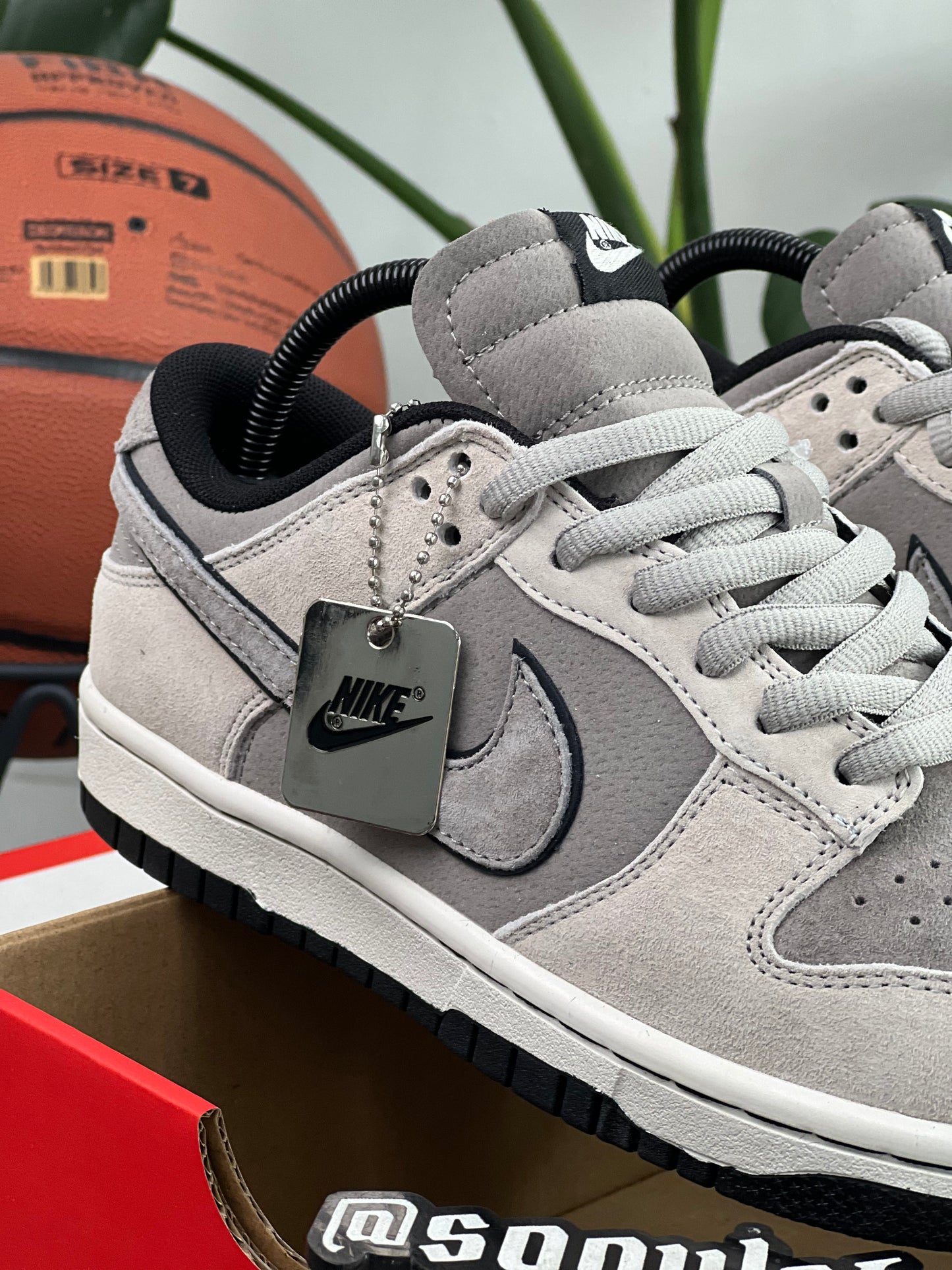 Nike Dunk Low «Grey Suede»